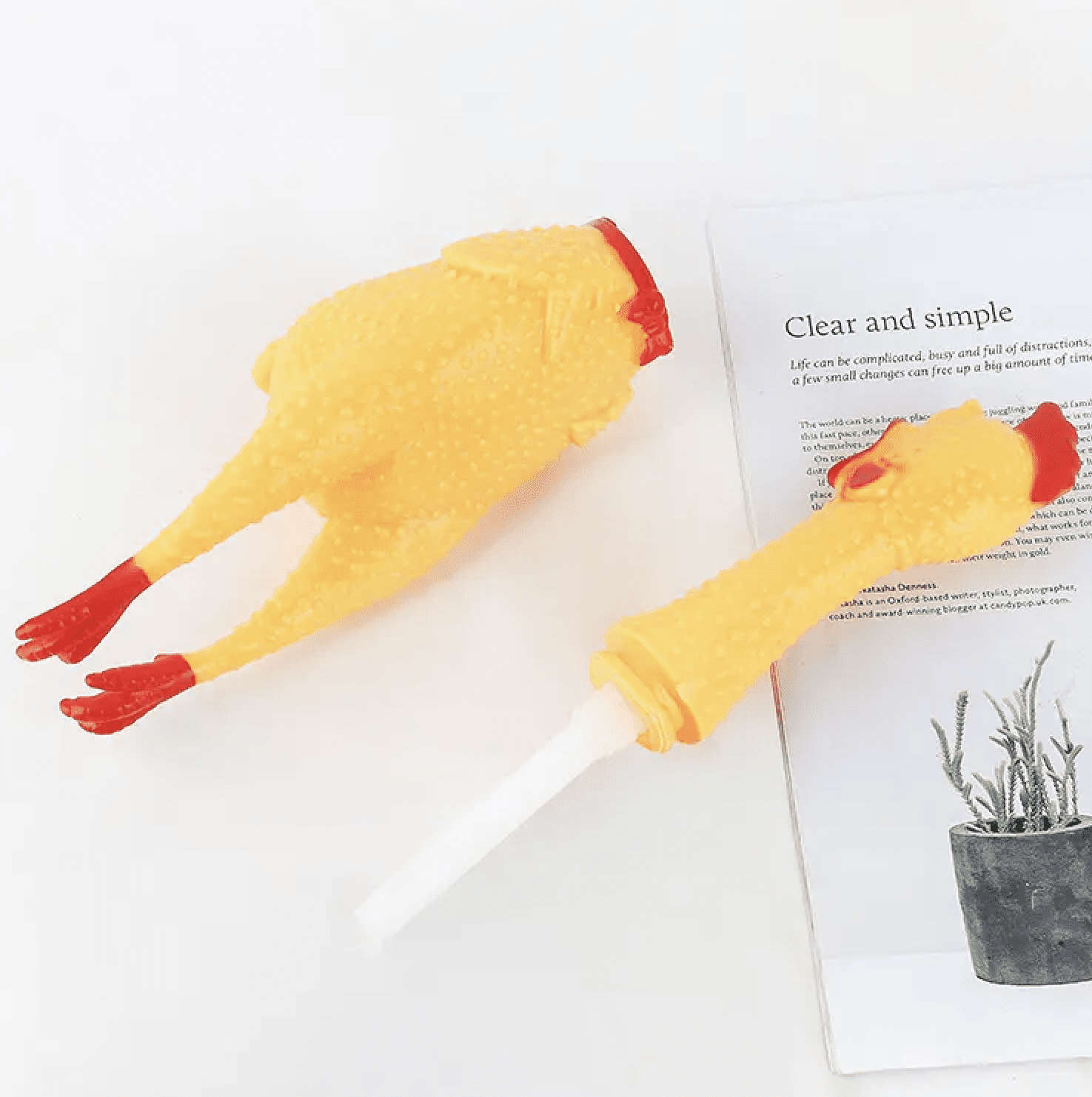 Screaming Chicken Dog Toy,32 cm/12.5 inch Yellow Rubber Squaking Chicken Toy Novelty and Durable Rubber Chicken for Dogs,Rubber Chicken Value 1 Pack 6 a93da1ed 9363 4afc a568 c94fc7c8649f.b26cde41bdb96e14bac2fe0edeea65e7 - easyishop.co.uk